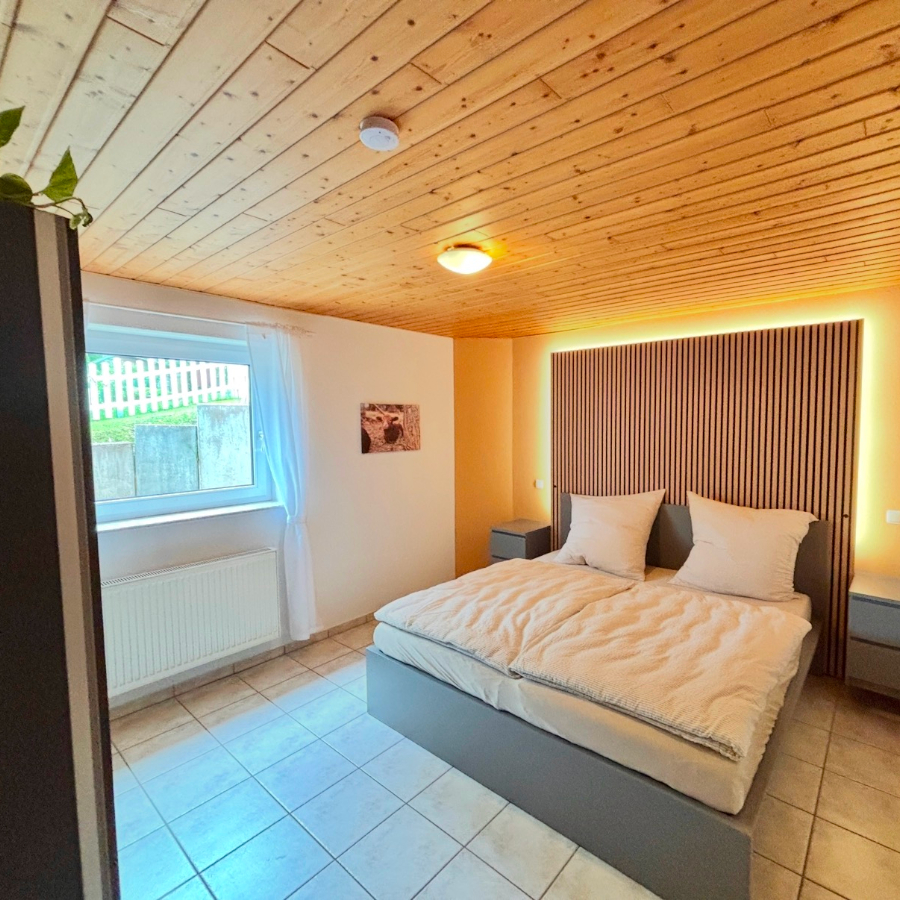 Großes Schlafzimmer